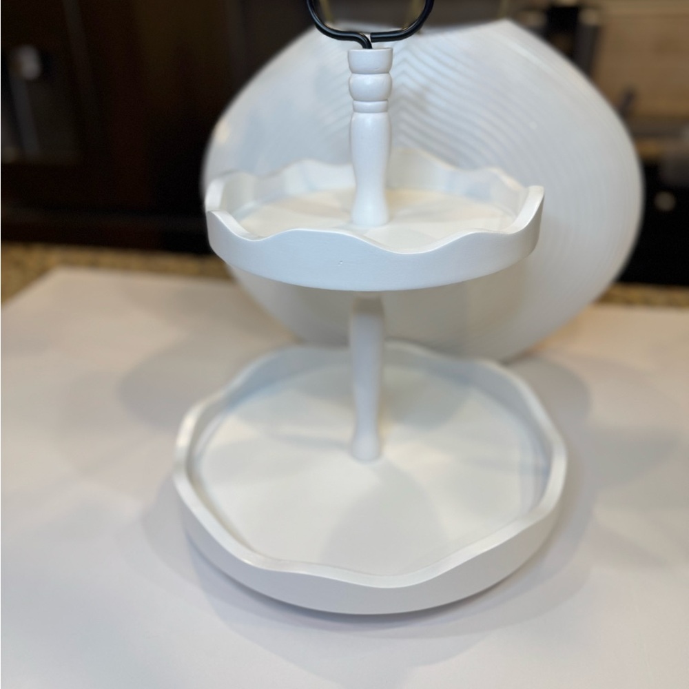The Perfect Two-Tier White Wooden Tray For Decorations, Food Entertaining NWT - Picture 8 of 11